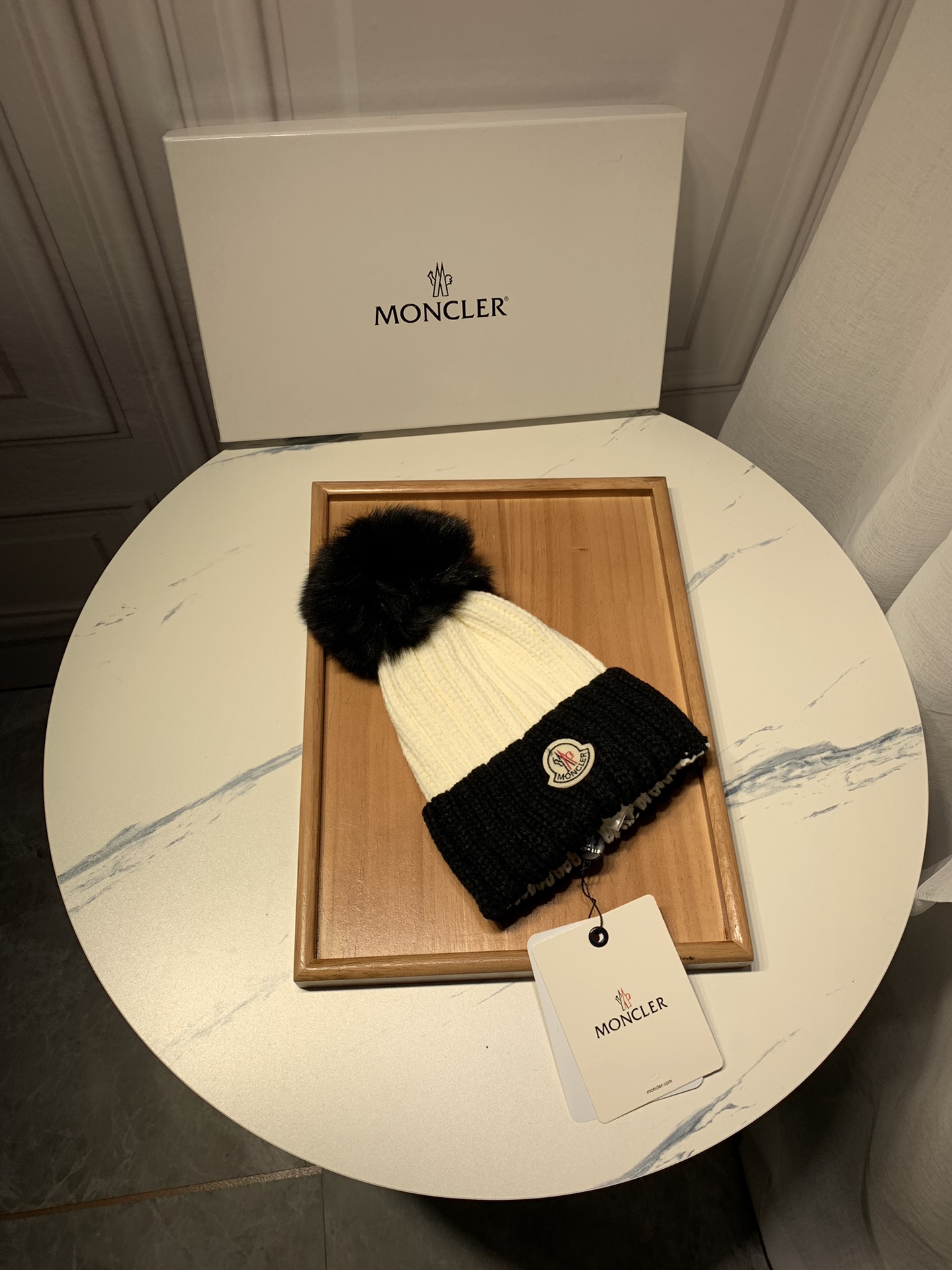 M0nc1er hat 02
