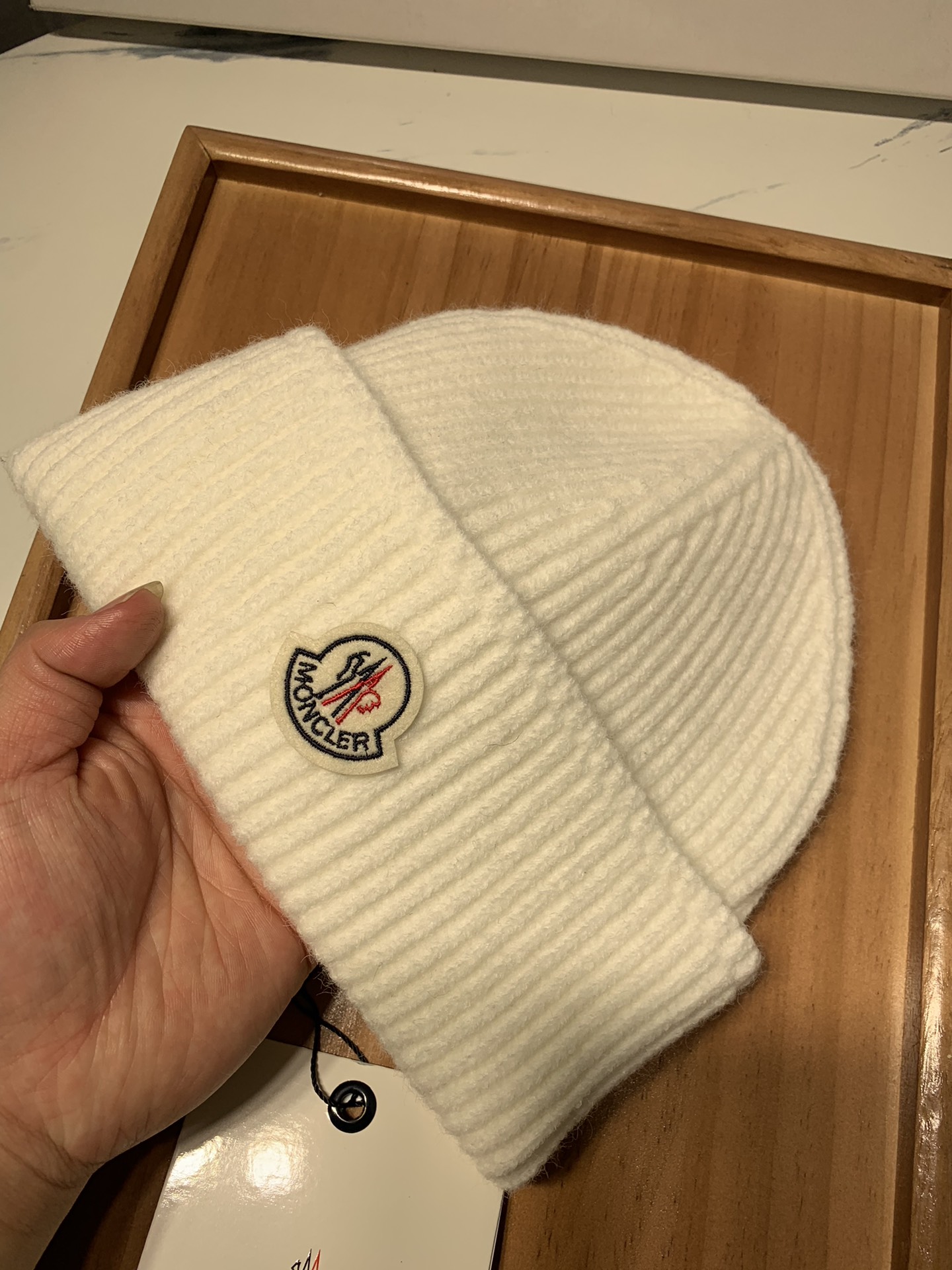 M0nc1er hat 03