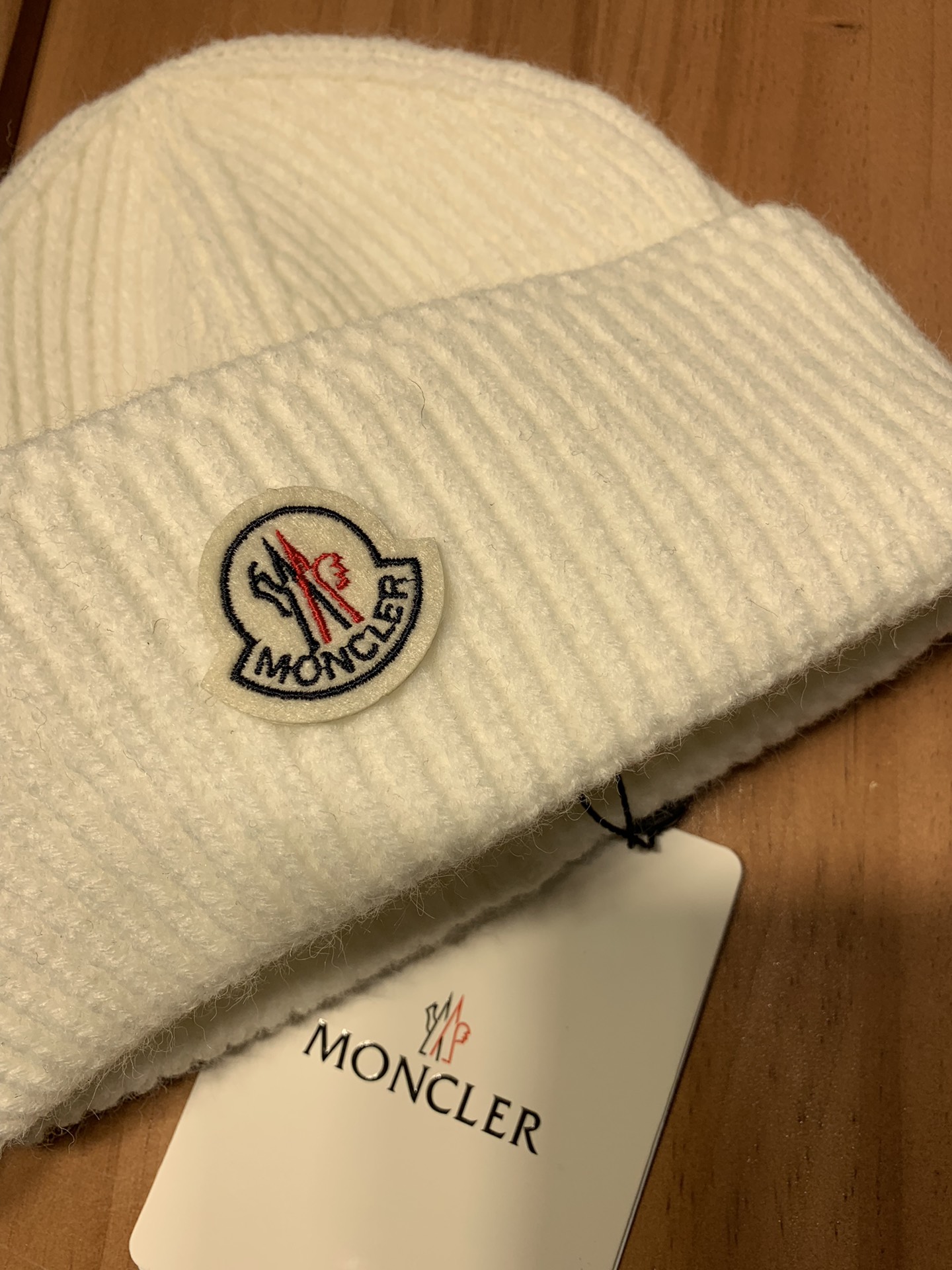 M0nc1er hat 03
