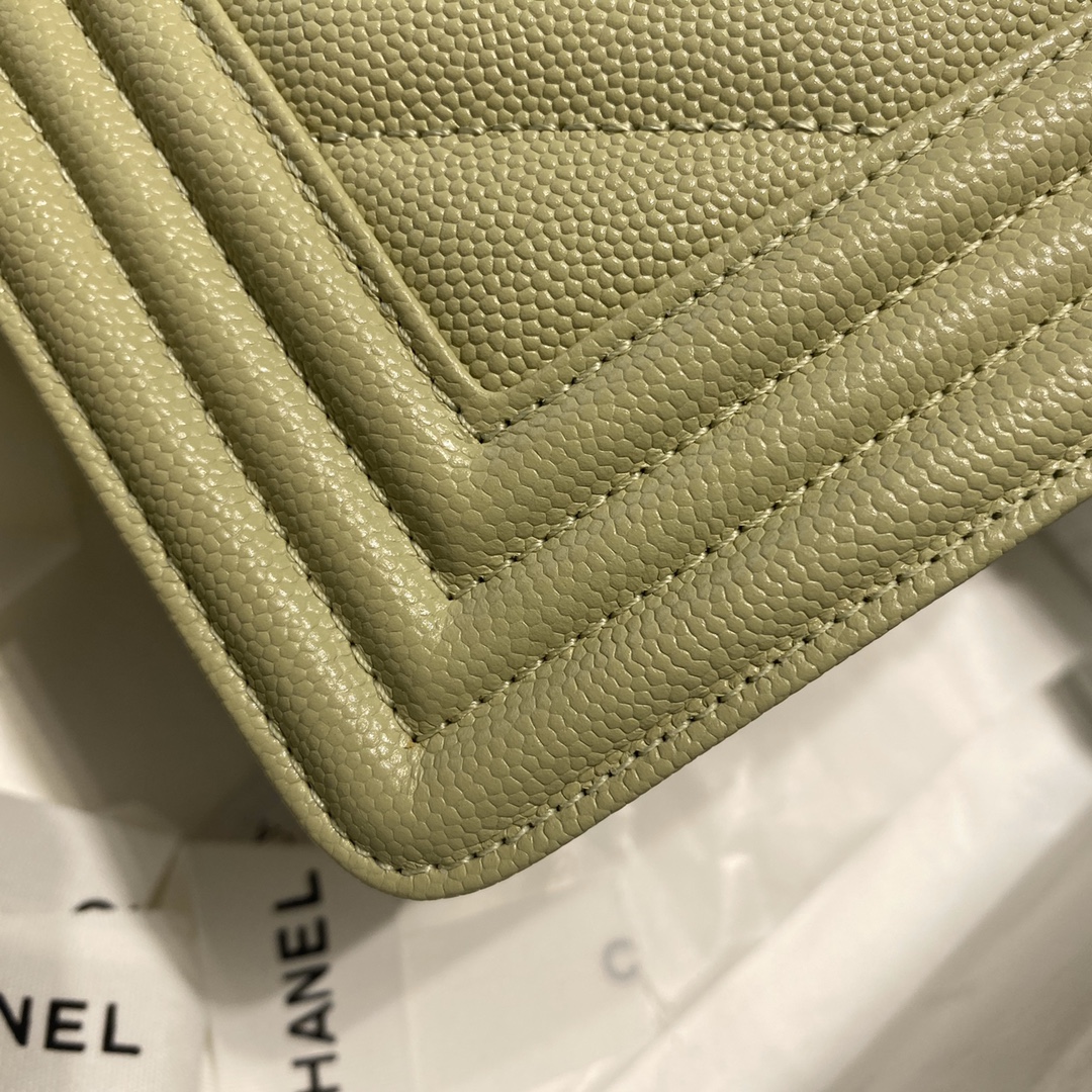 Ch**el medium boy bag chevron gold-tone metal grained leather olive green a67086 25cm