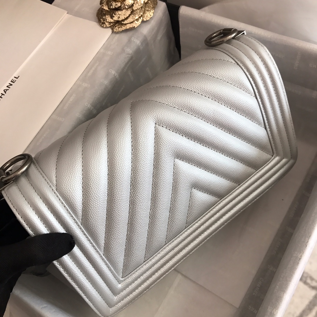 Ch**el medium boy bag chevron black-tone metal grained leather silver a67086 25cm