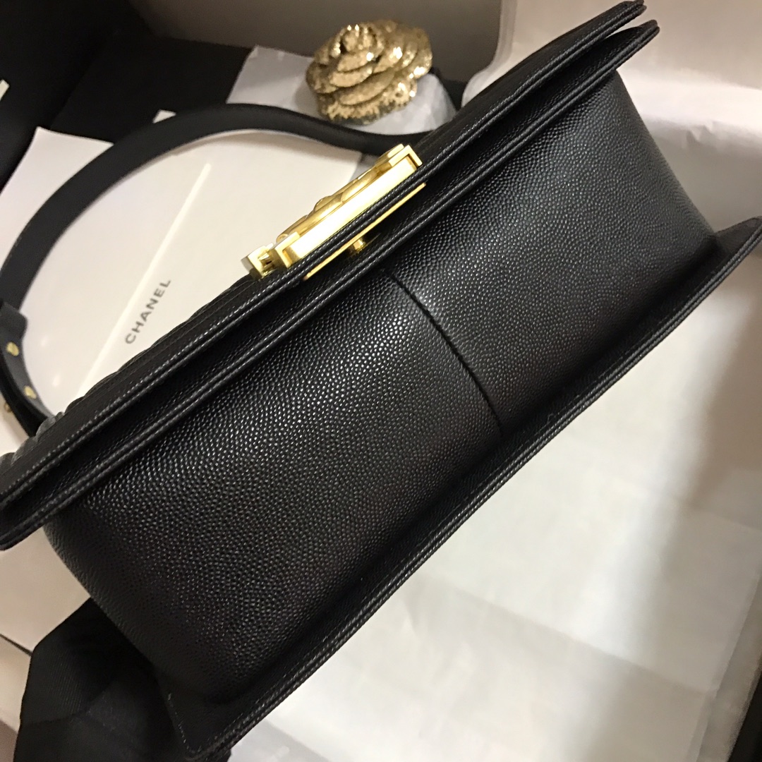 Ch**el medium boy bag classic gold-tone metal grained leather black a67086 25cm