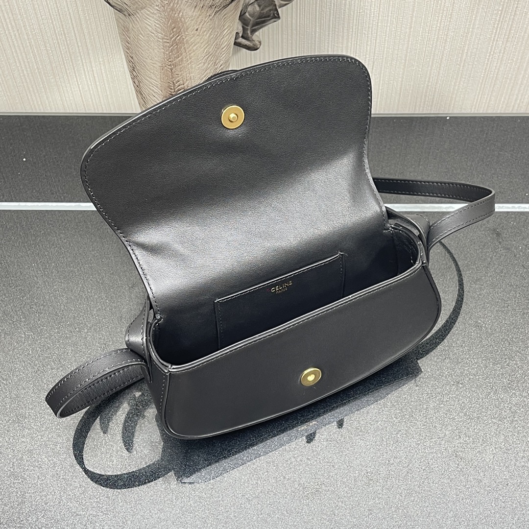 Ce1i*e clutch on strap smooth leather black 10i593dq1 18 × 8 × 5 cm