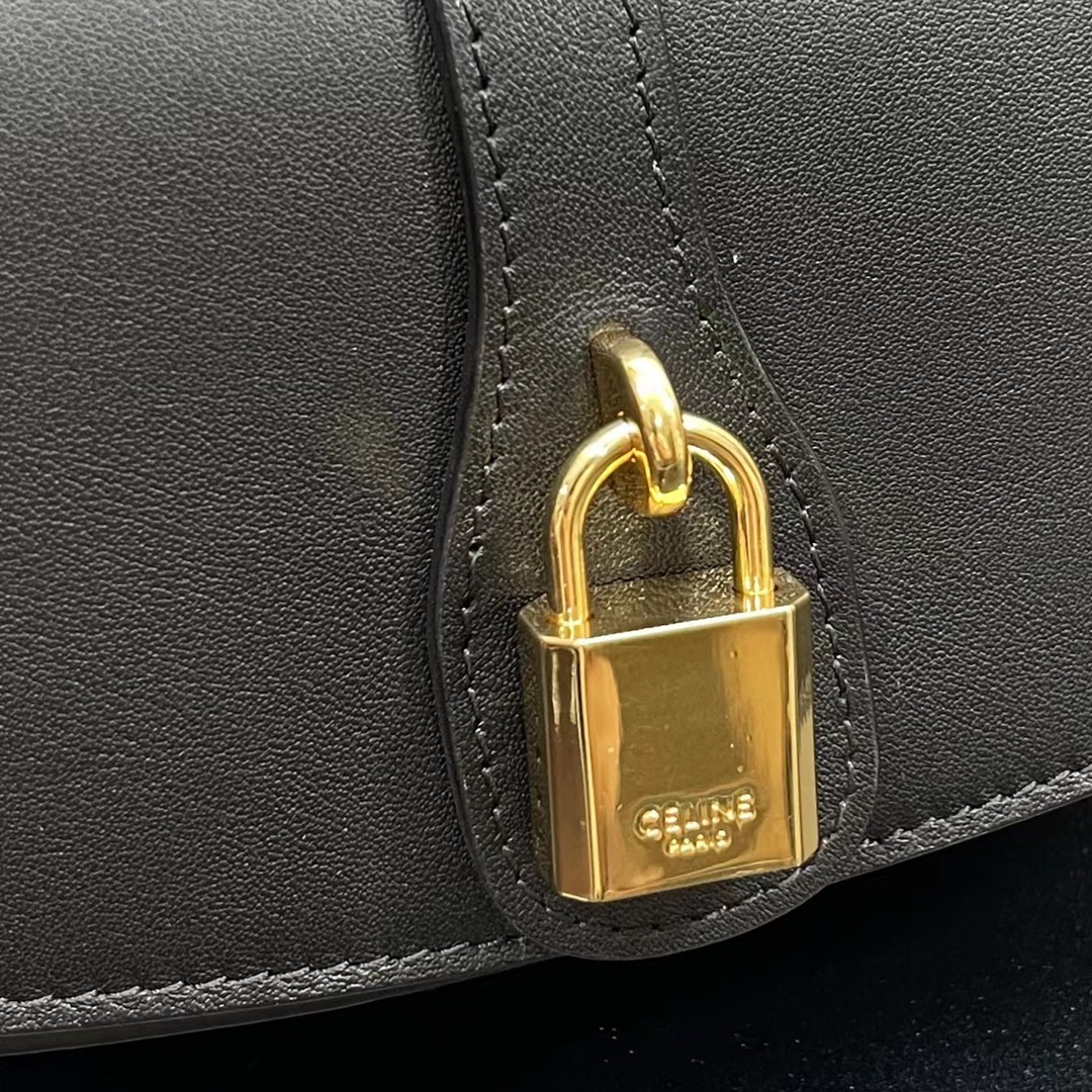 Ce1i*e clutch on strap smooth leather black 10i593dq1 18 × 8 × 5 cm