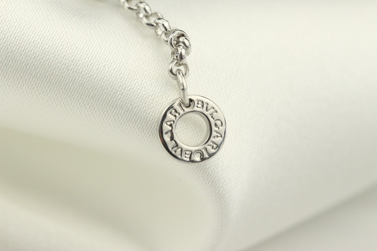 Bv1g*ai necklace 02