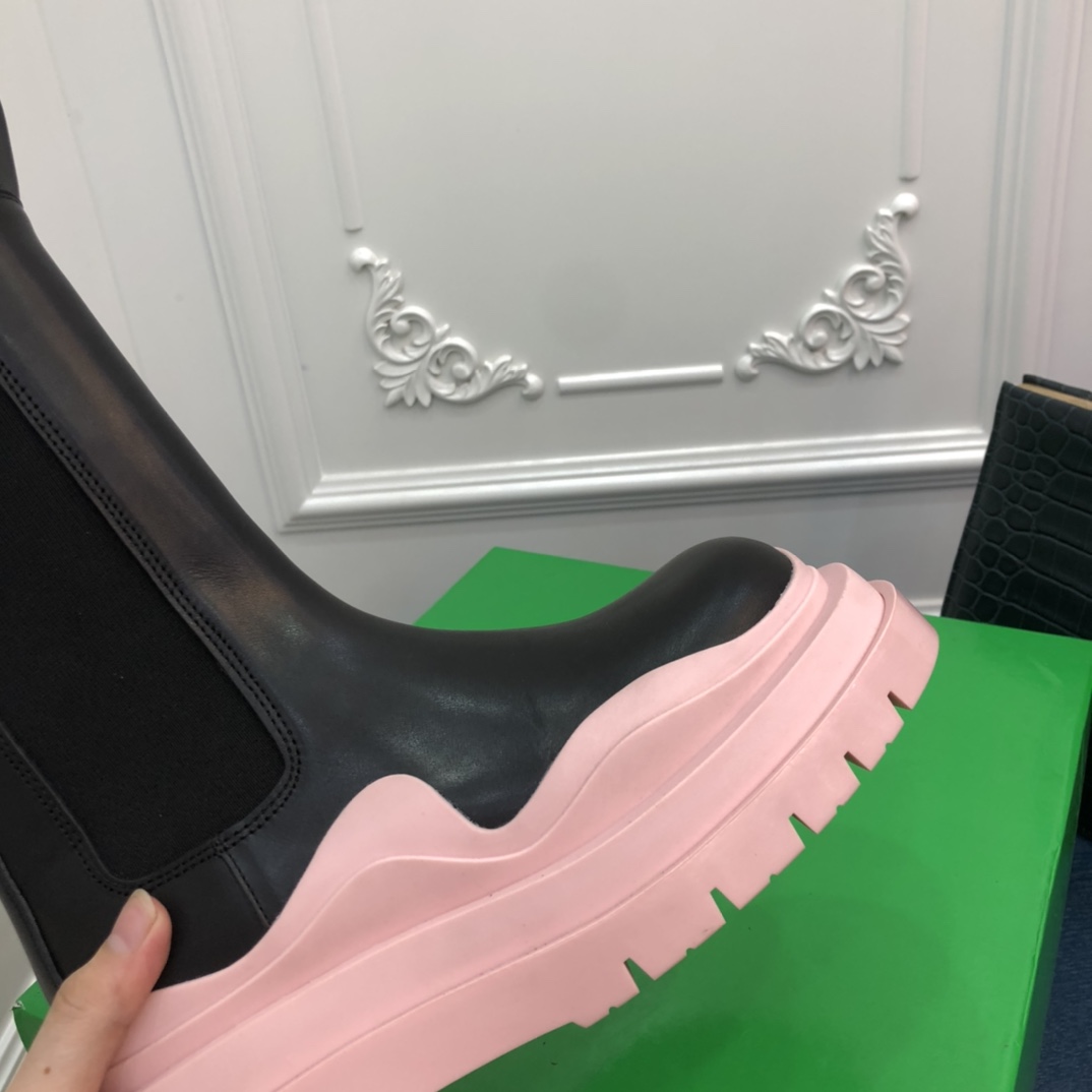 b0tt*ga Ven*ta tire two-tone boots light pink