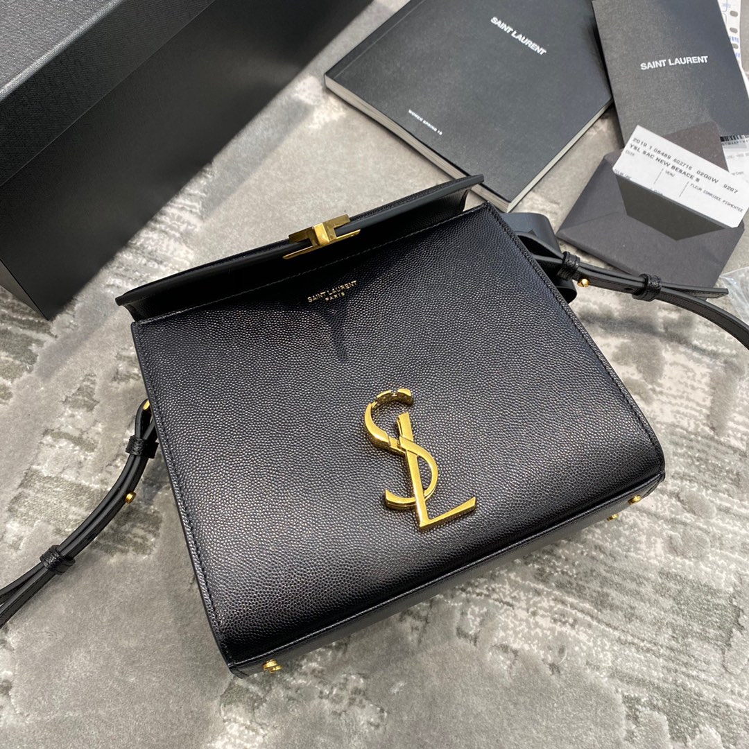 Y51 cassandra mini top handle bag grained leather black 623930 20 x 16 x 7.5 cm