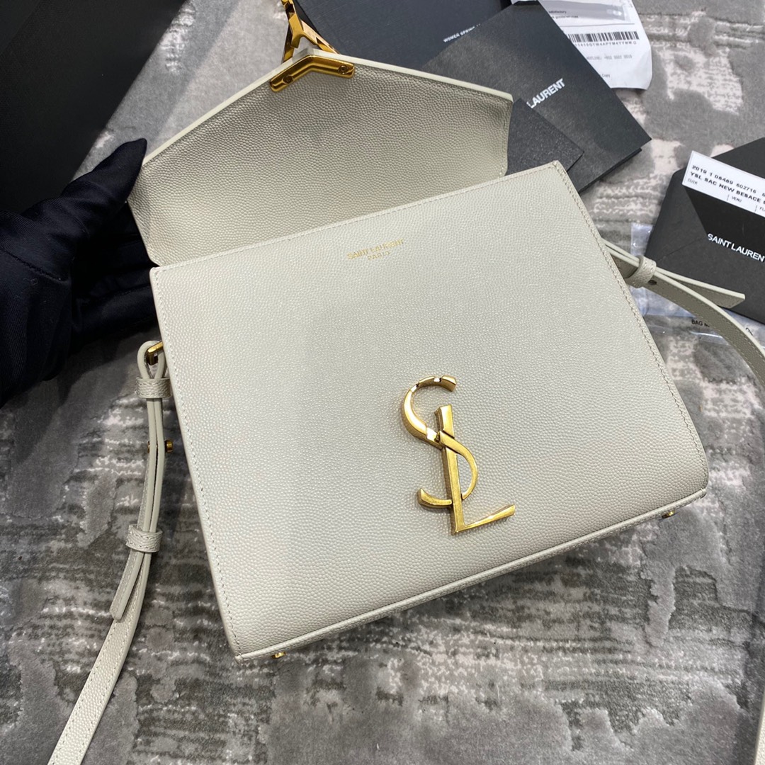 Y51 cassandra mini top handle bag grained leather white 623930 20 x 16 x 7.5 cm