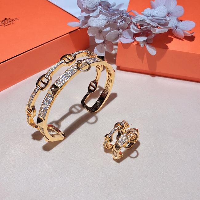 H**me5 bracelet 01