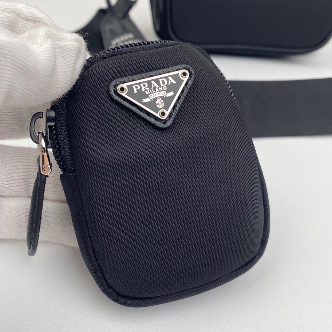 Pra*a re-edition 2005 hobo camera nylon bag black 1bh153 20 x 15 x 5 cm