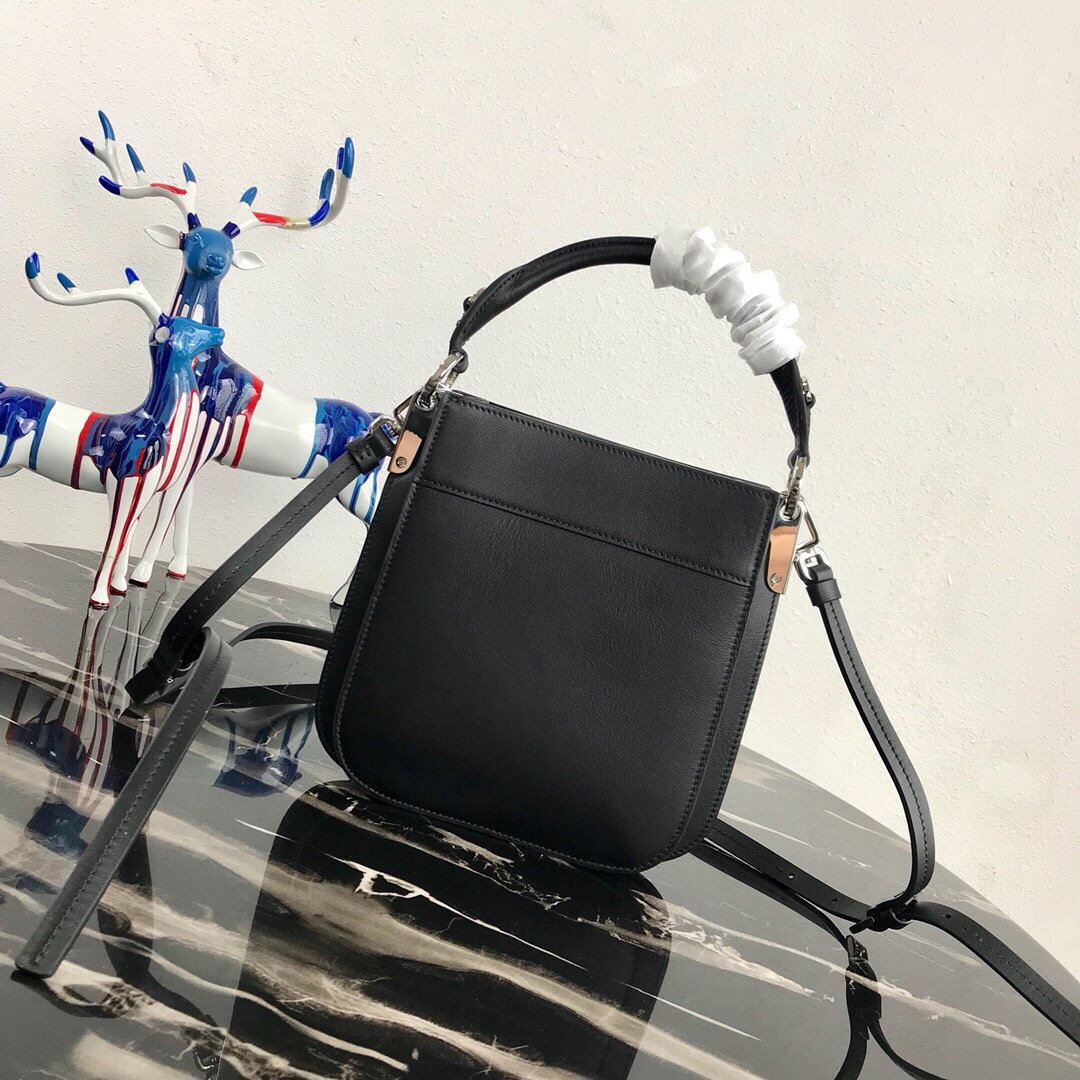 Pra*a small margit leather bag black 1bc082 20 x 7 x 20 cm
