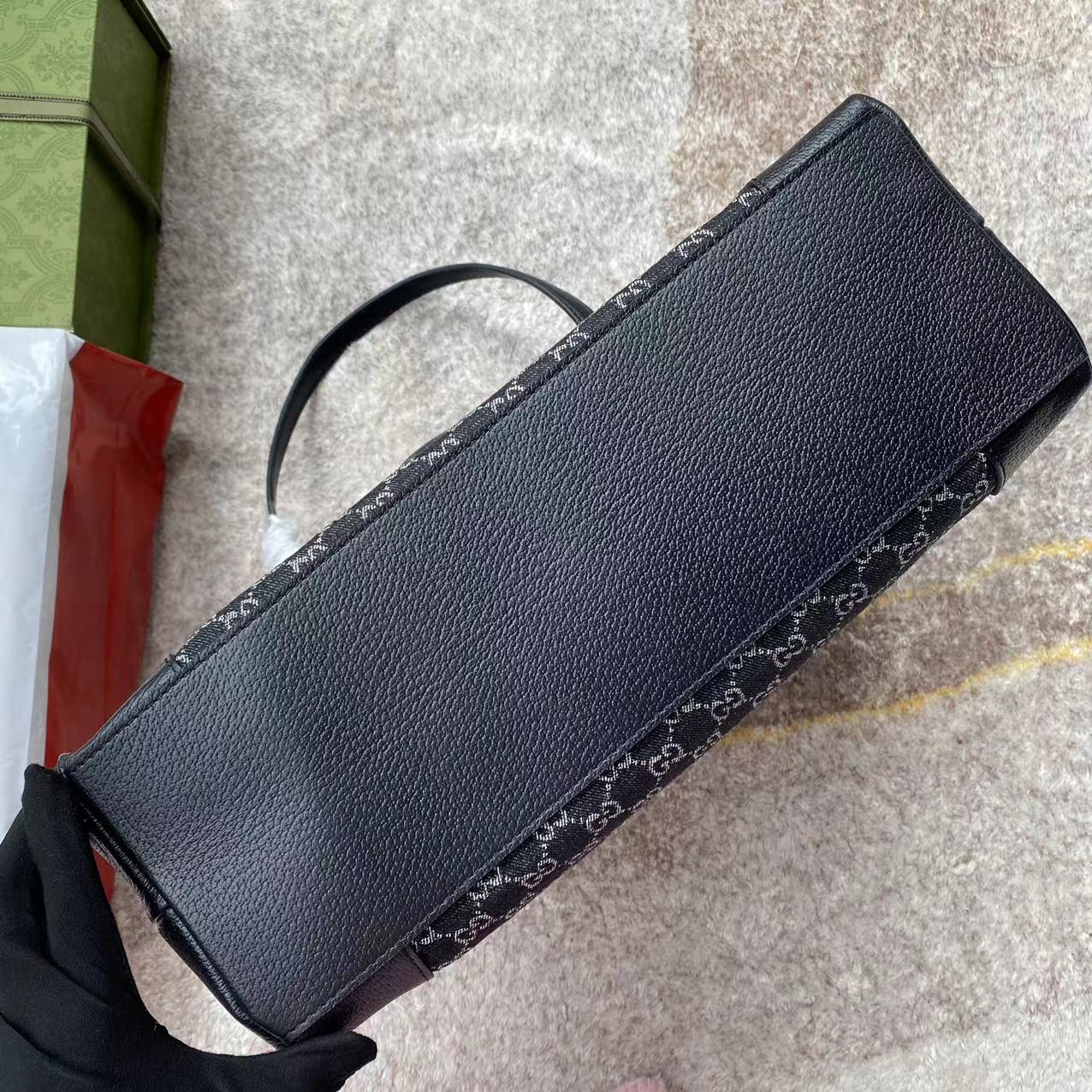 gvc*1 black De*1m 631685 38cm