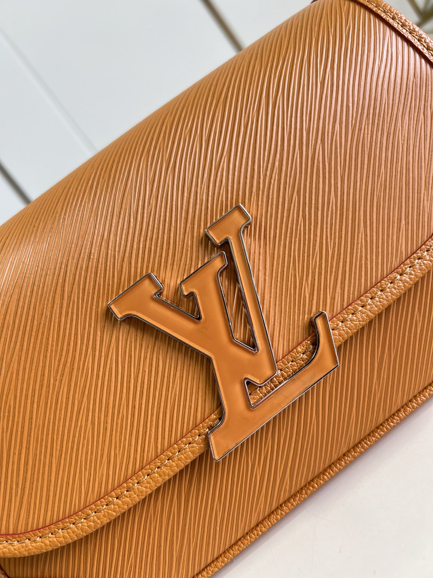 l0vis Vvtt0n buci handbag m59386 24.5cm 02