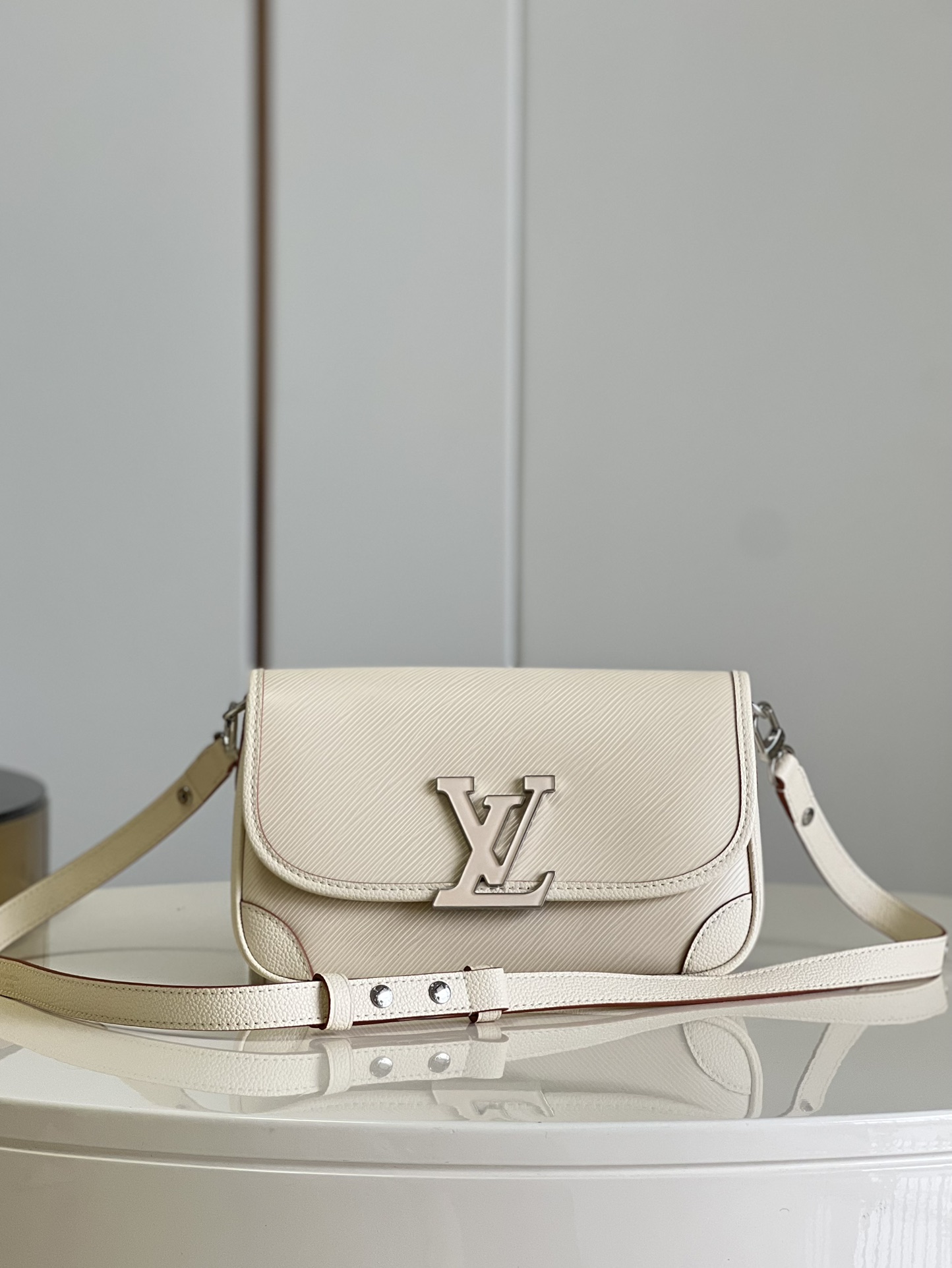 l0vis Vvtt0n buci handbag m59386 24.5cm 03