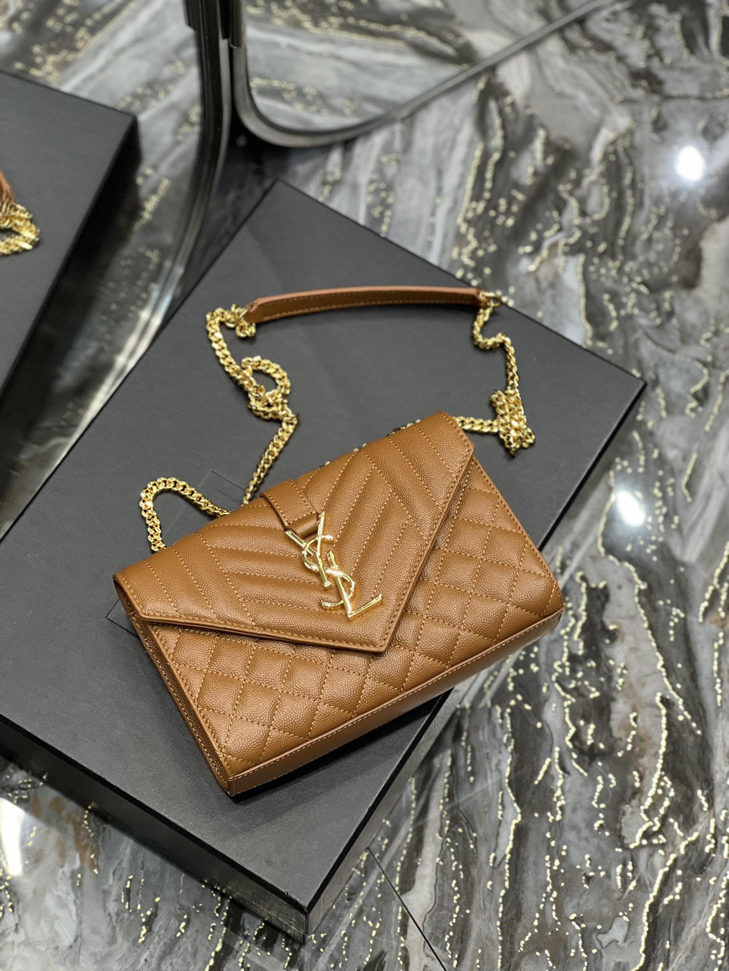 Y51 envelope bag 01 21cm