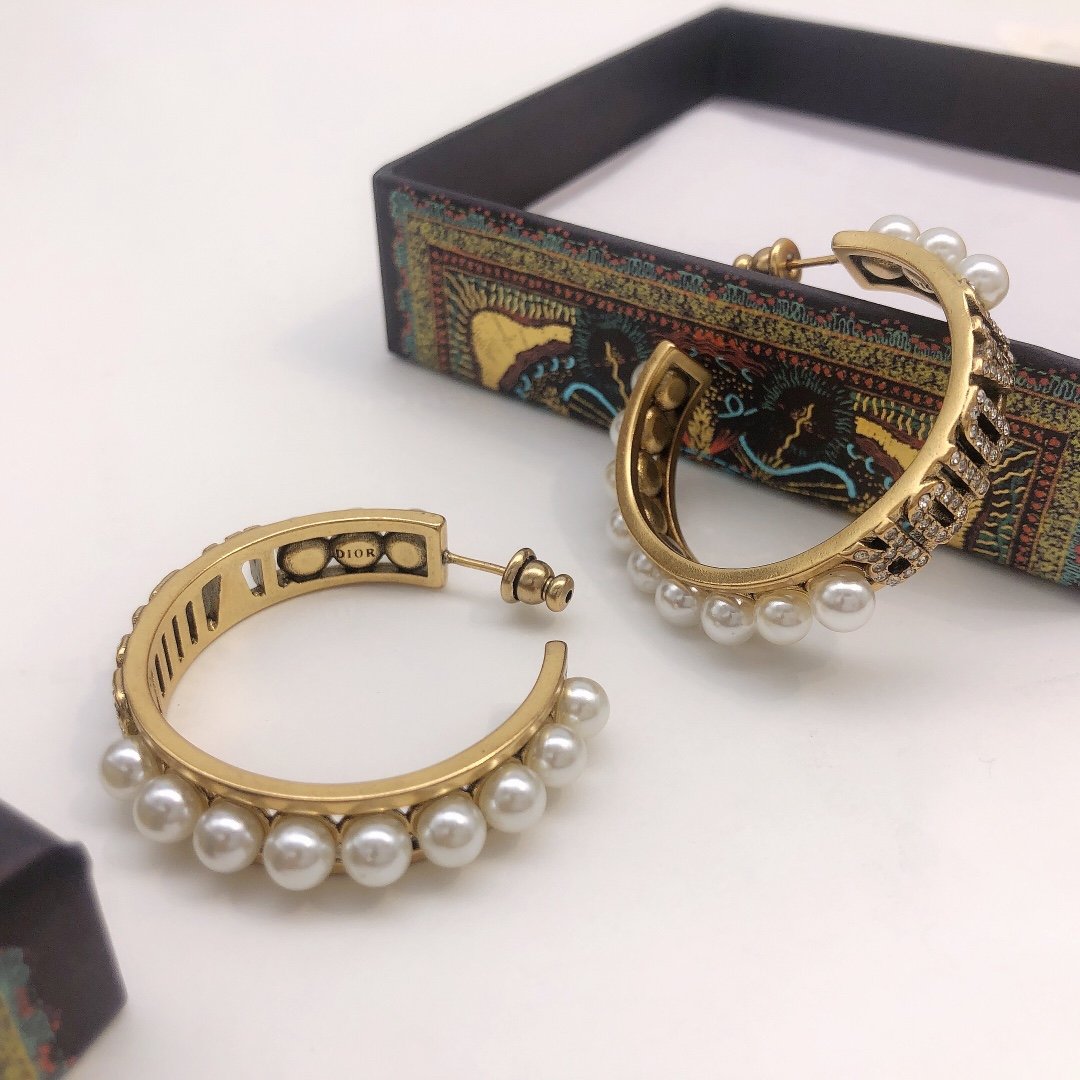 D10r earrings 001