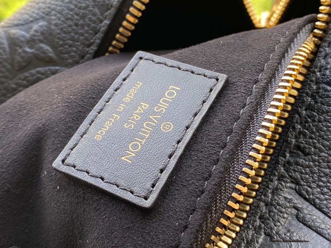 LV PETITE MALLE SOUPLE black M45394 20cm
