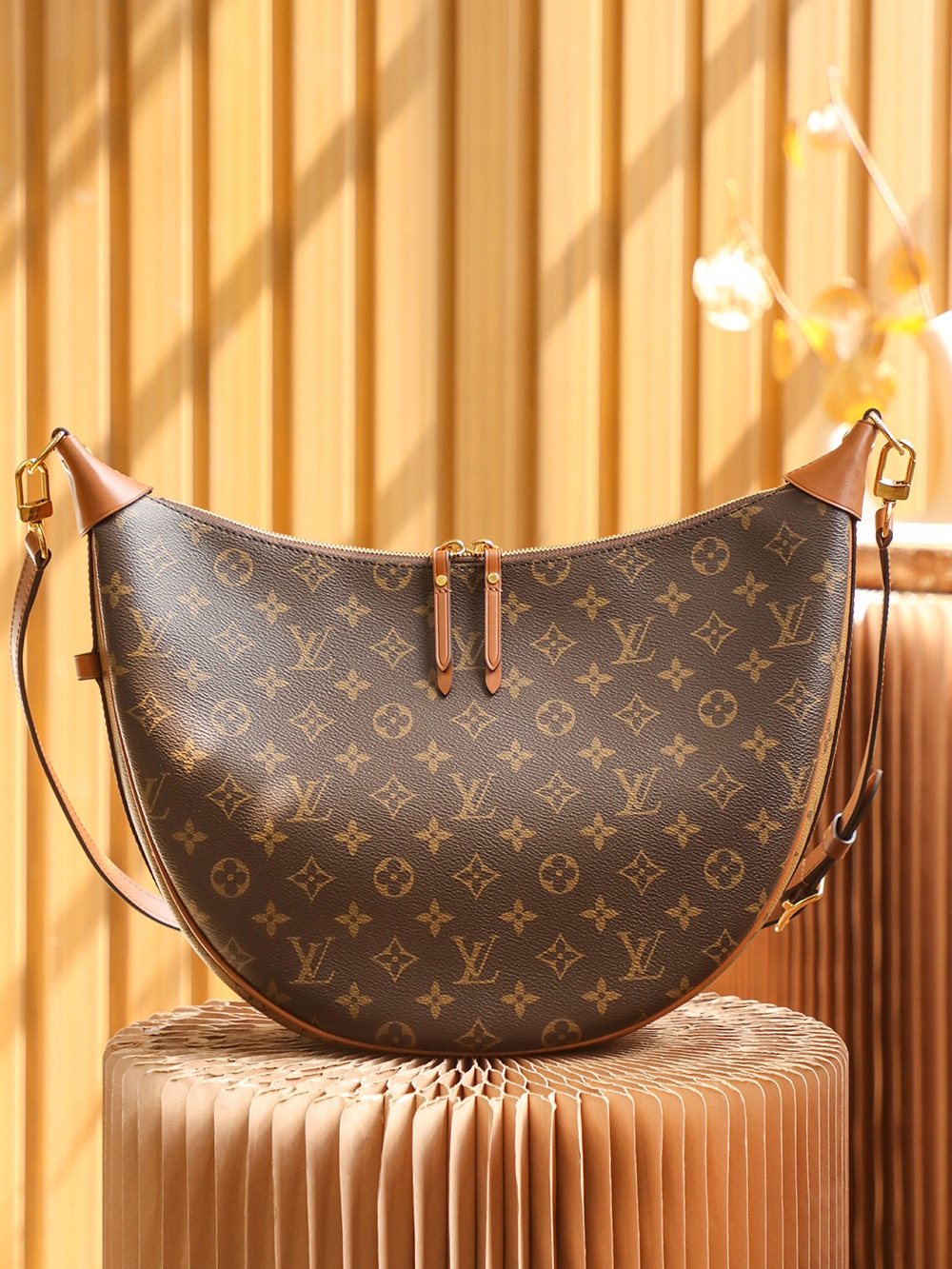 l0vis Vvtt0n loop hobo m46311