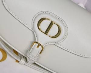 D10r bobby east-west bag smooth leather m9327 white - 22x13x5cm