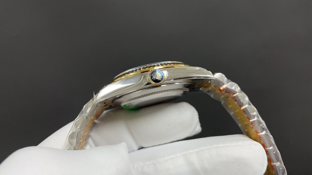 r01ex oyster perpetual date just  slivery and G01den  41mm 3235