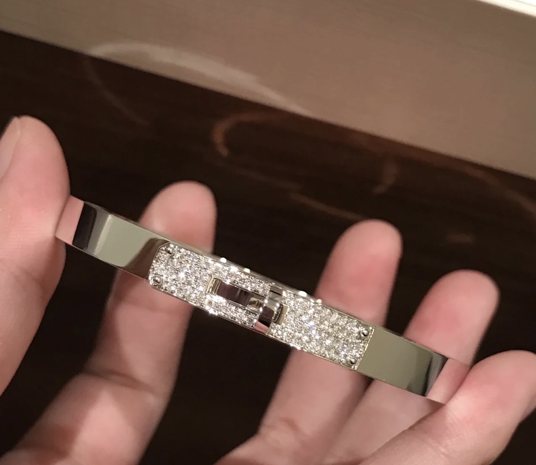 h**me5 bracelet G01den 001
