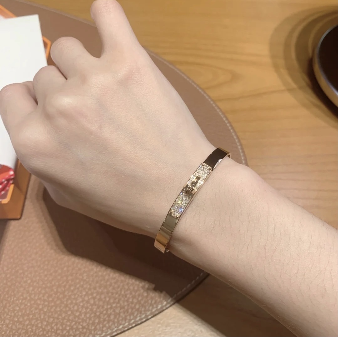 h**me5 bracelet G01den 001