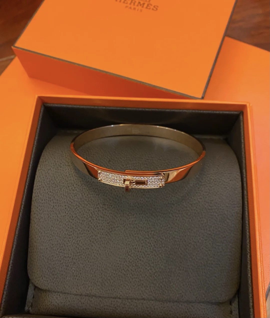 h**me5 bracelet G01den 001