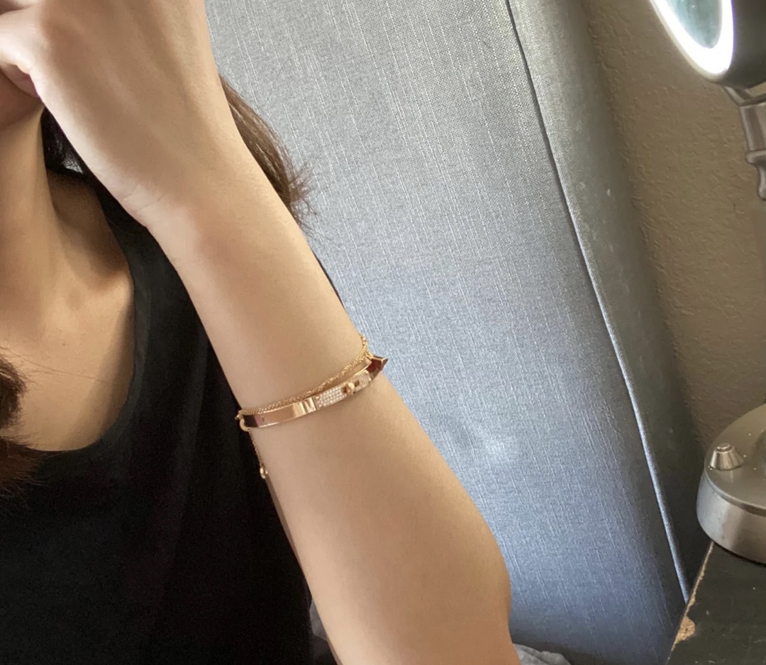 h**me5 bracelet G01den 001