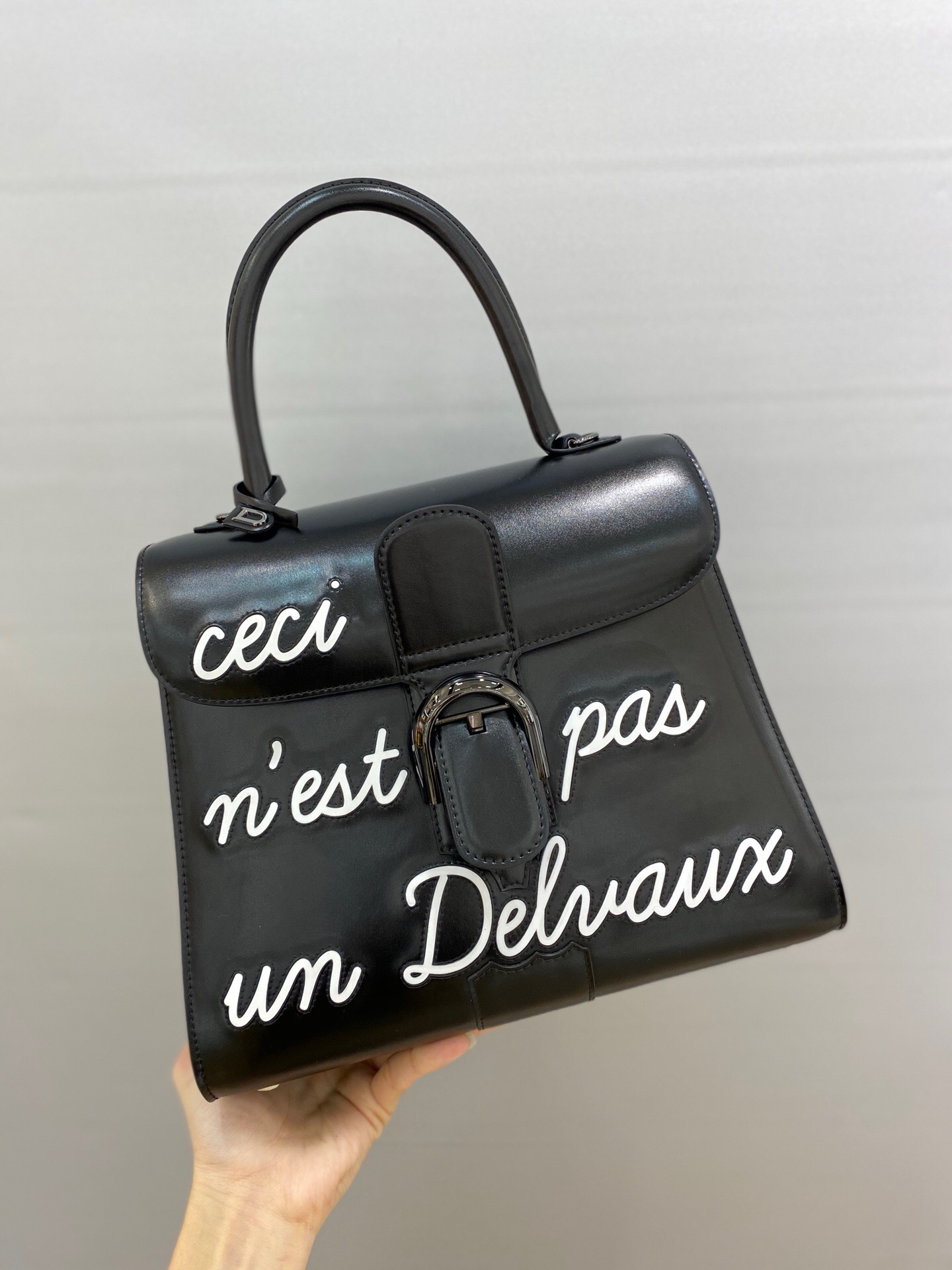 De1uavx handbag 28cm
