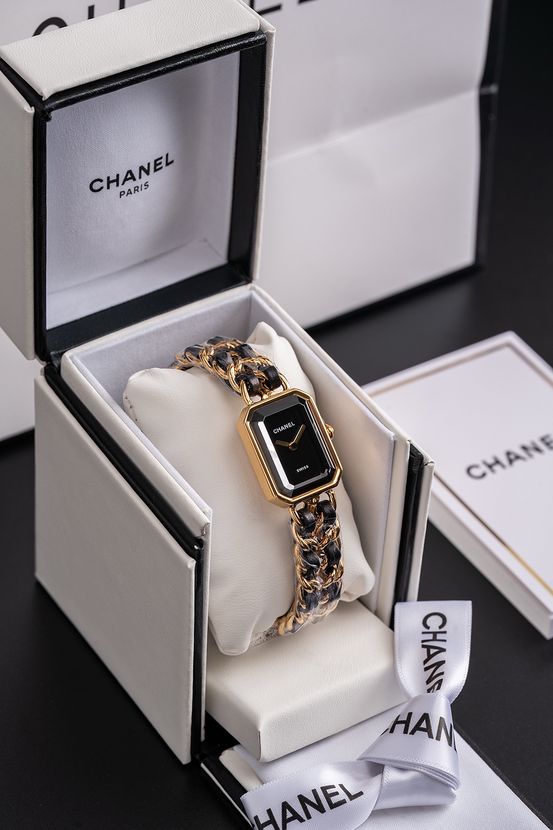 Ch**el watch quartz watch 001