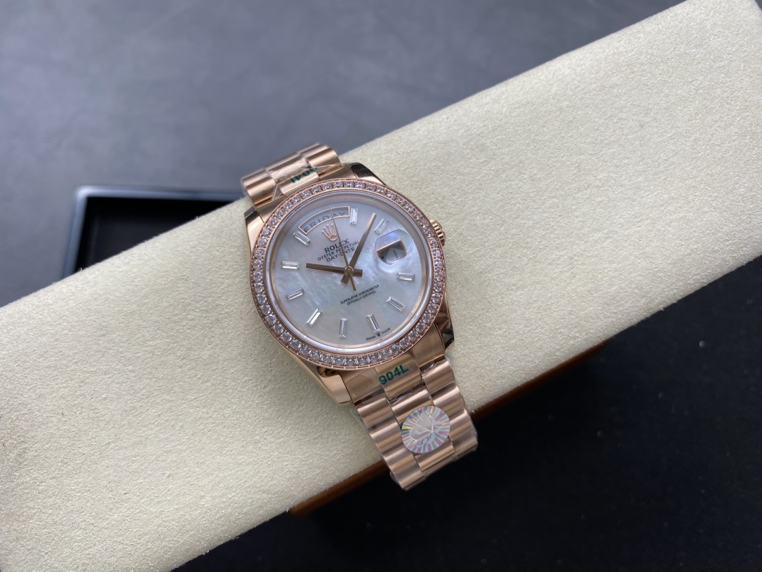 R01ex double calendar day-date 36mm