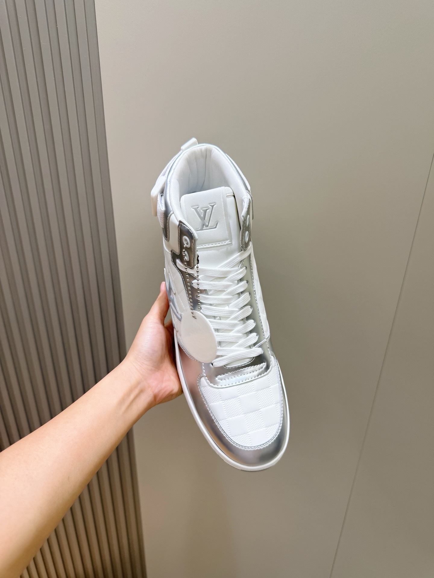 l0vis Vvtt0n high-top sneakers 03
