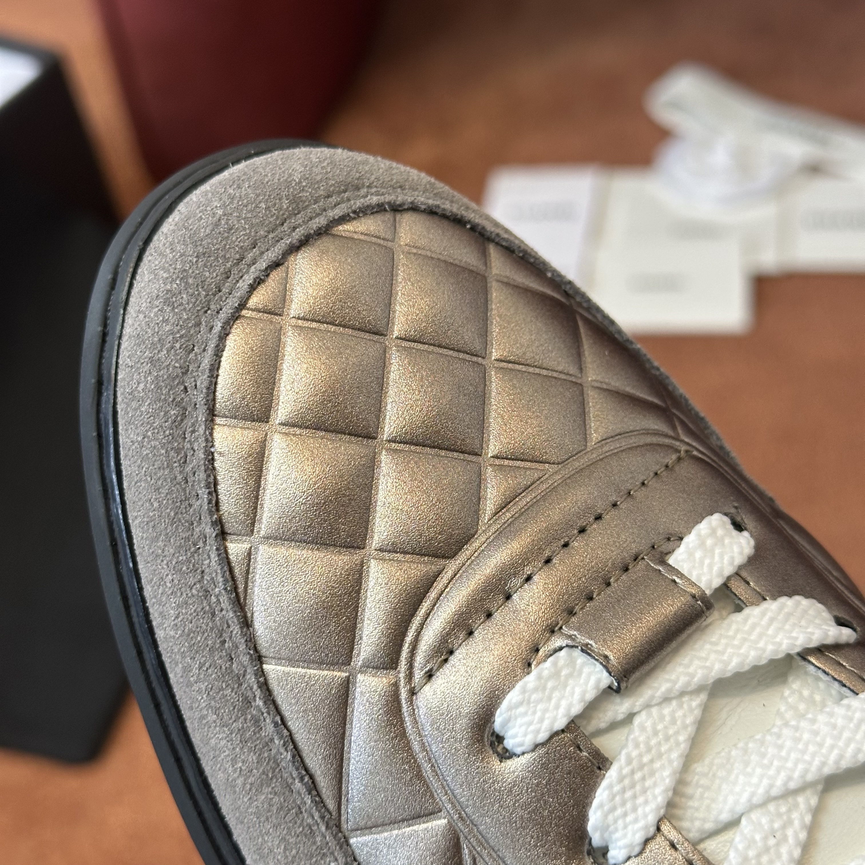 Ch**el sneaker 2
