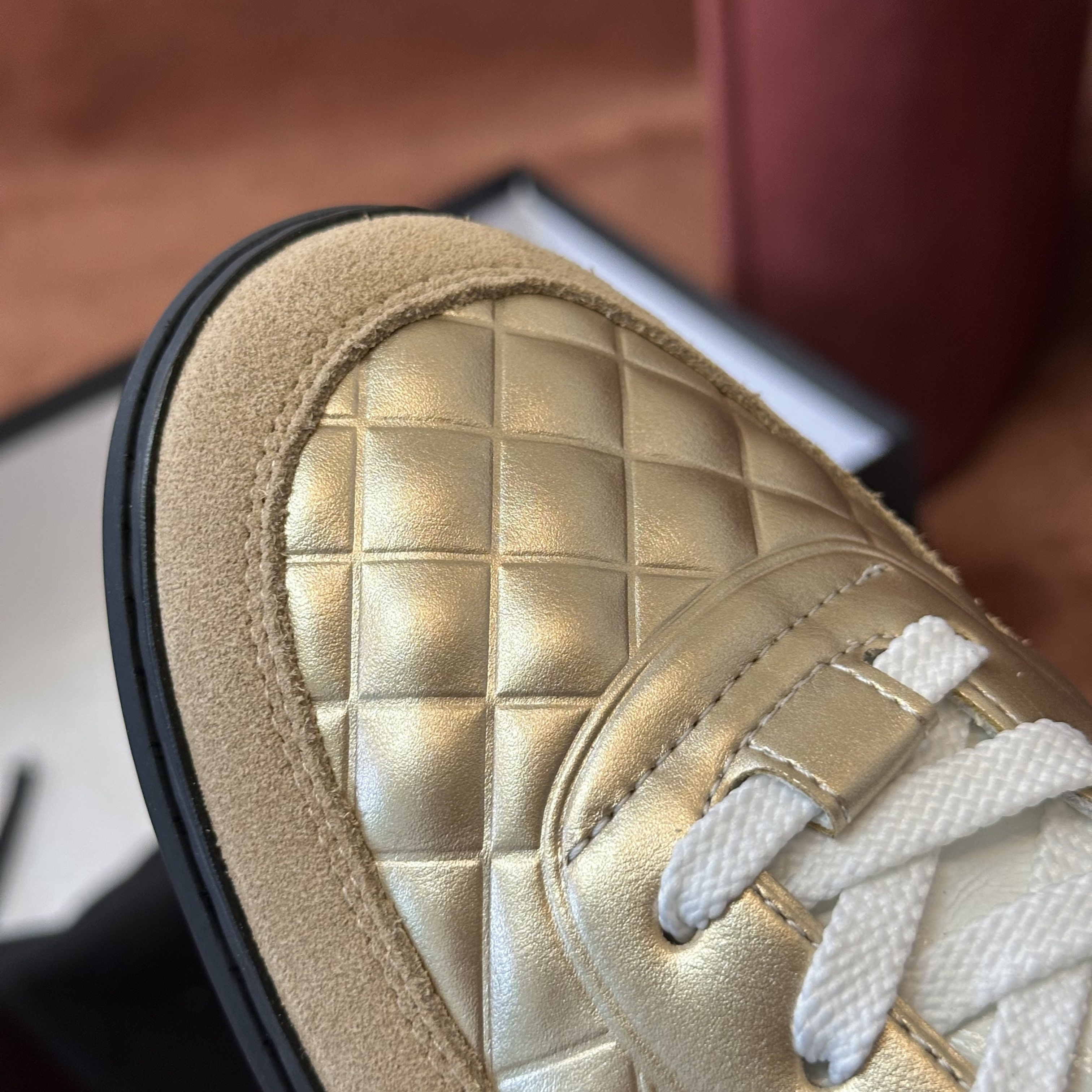 Ch**el sneaker 03